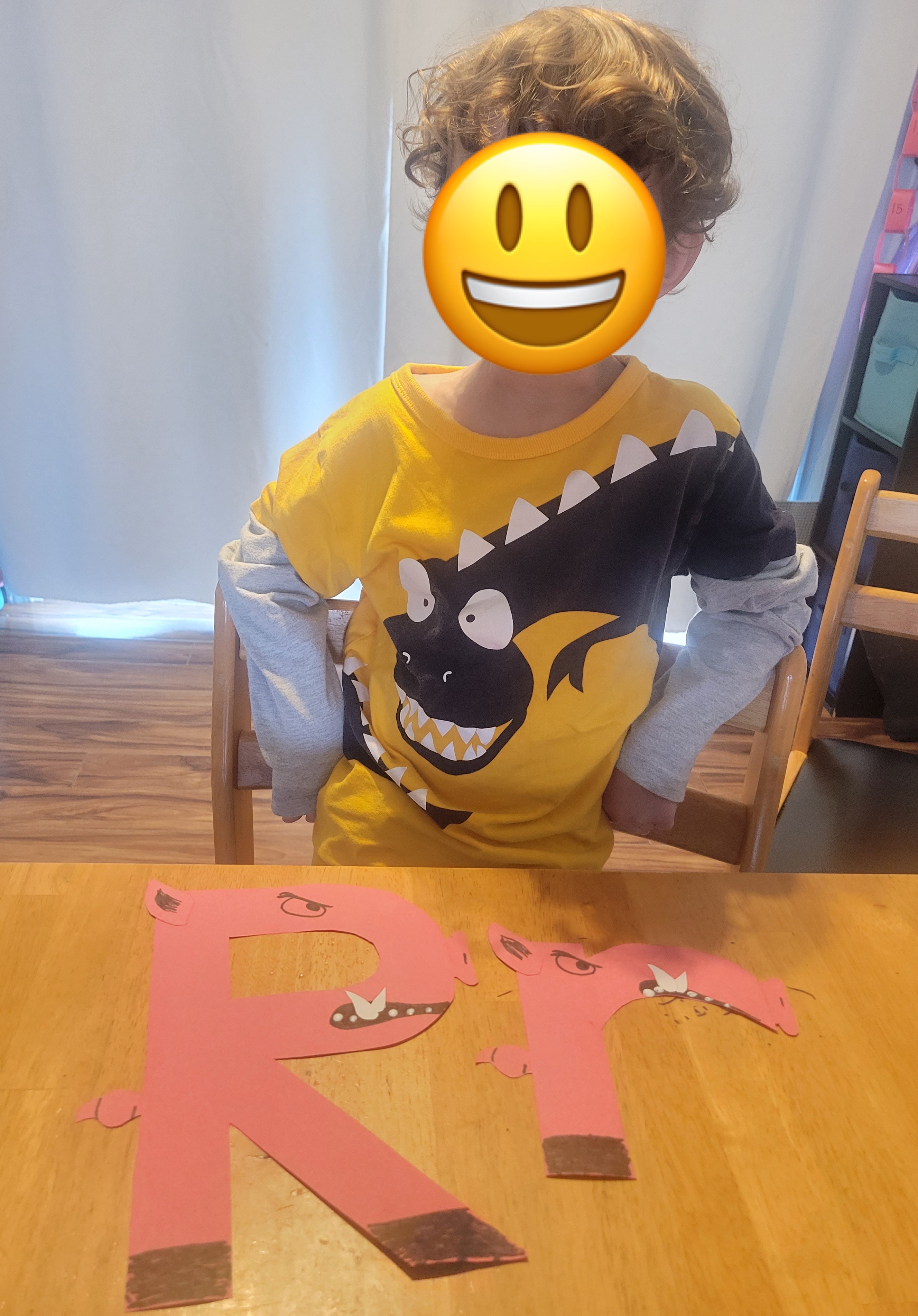R Letter Craft
